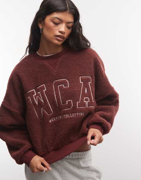 Weekend Collective borg batwing sweatshirt met WCA graphic in bordeauxrood - view 1