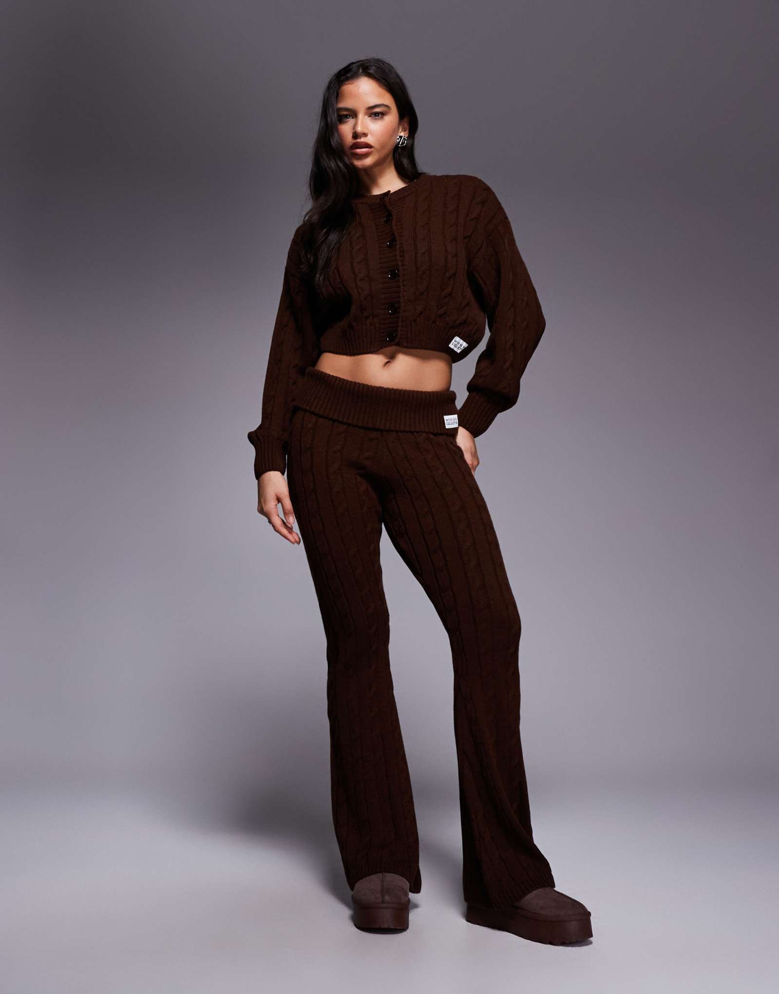 Выходные коллективной кабель трикотажные расклешенные брюки в шоколаде