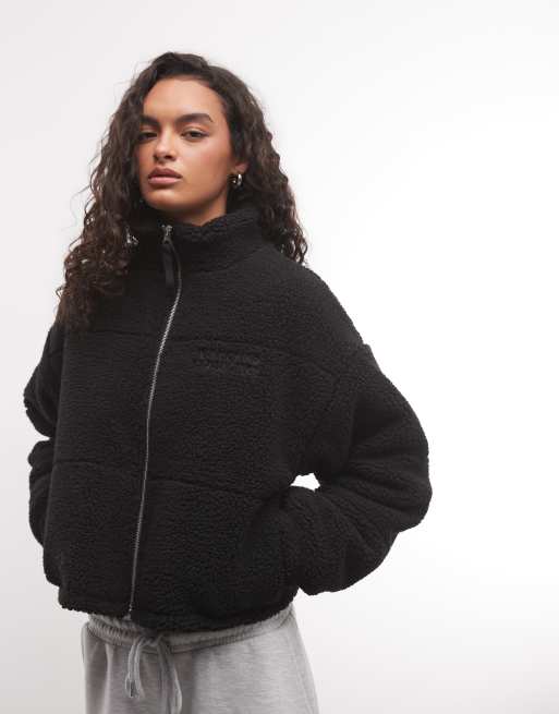 Weekend Collective chaqueta acolchada de borreguito con cuello alzado en negro, 2 de 4