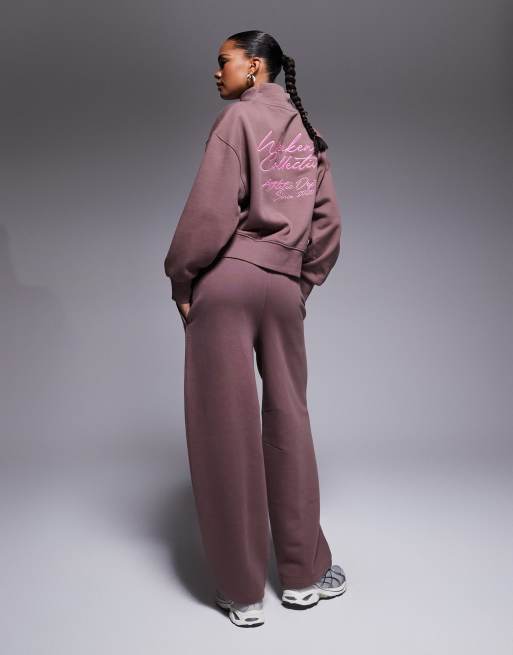 Weekend Collective co-ord heavyweight barrel leg jogger with scribble embroidery in chocolate, 5 of 5