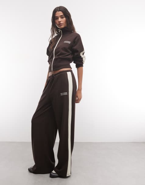 Weekend Collective Co-ords jogger in micro pile a gamba larga con dettaglio a righe laterali, marrone cioccolato - view 1