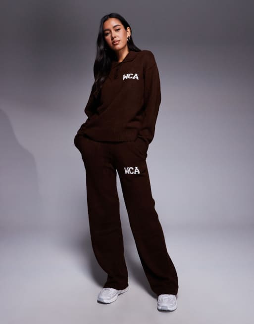 Weekend Collective - Coordinato in maglia color cioccolato con grafica college