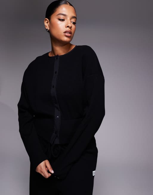 Weekend Collective Curve waffle set in black, 3 of 3