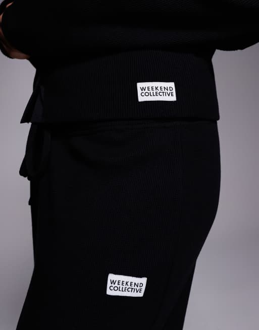 Weekend Collective Curve  co-ord cinched waist waffle cardigan in black, 2 of 4