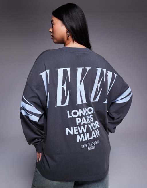 Weekend Collective Curve – Icon – T-shirt oversize w spranym czarnym kolorze z długim rękawem i nadrukiem z logo na plecach