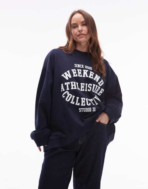Weekend Collective Curve - Oversized sweater met grafische 'Athleisure Studio' print in marineblauw - view 1
