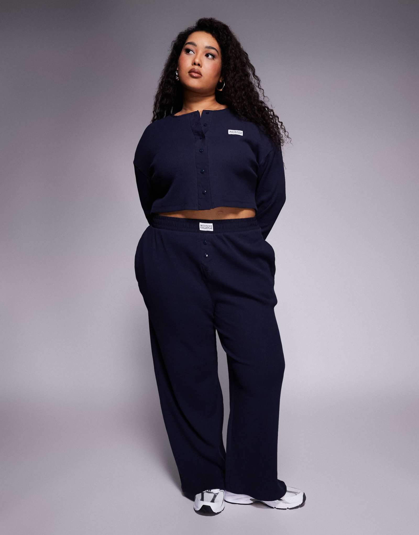Спортивные брюки Weekend Collective Curve с широкими вафельными штанинами и нейлоновой отделкой темно-синего цвета - часть комплекта