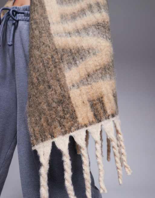 Weekend Collective - Écharpe-couverture en jacquard duveteux - Marron, 2 de 3