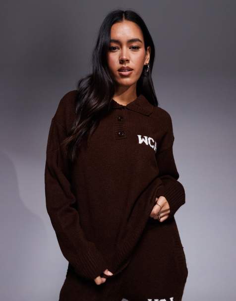 Weekend Collective - Gebreid rugby sweatshirt met grafische varsity print in chocoladebruin, deel van co-ord set - view 1