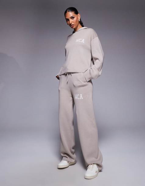 Weekend Collective - Gebreide broek met print in beige, deel van co-ord set - view 1