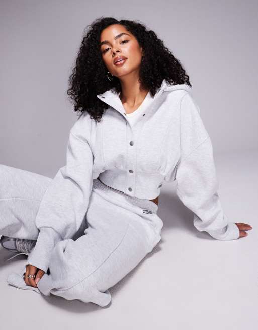 Weekend Collective - Getailleerde hoodie met drukknopen in gemêleerd grijs