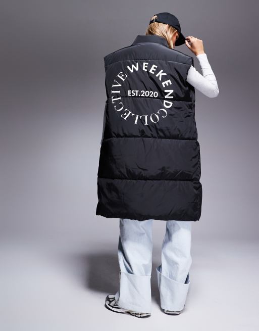 Weekend Collective - Gewatteerde maxi bodywarmer met logo op de rug in zwart