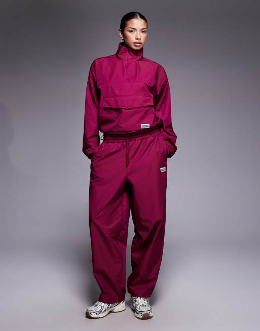 Weekend Collective - Giacca a vento in nylon bordeaux con collo a imbuto in coordinato, 3 di 4