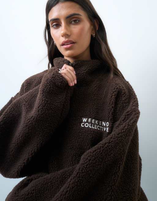 Weekend Collective half zip borg sweatshirt with embroidery in chocolate, 4 of 4
