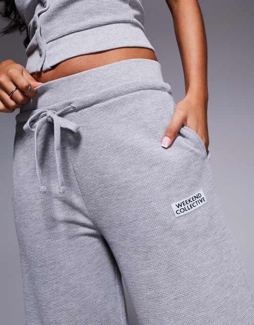 Weekend Collective – Hose in grau meliert mit weitem Bein und Waffelstruktur, Kombiteil, 4 von 5