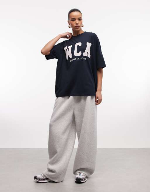 Weekend Collective – Icon – Granatowy T-shirt oversize z grafiką WCA, 2 z 4