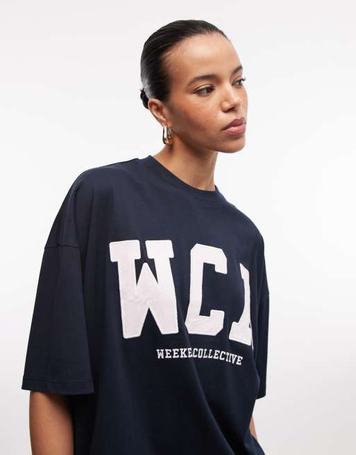 Weekend Collective – Icon – Granatowy T-shirt oversize z grafiką WCA, 3 z 4