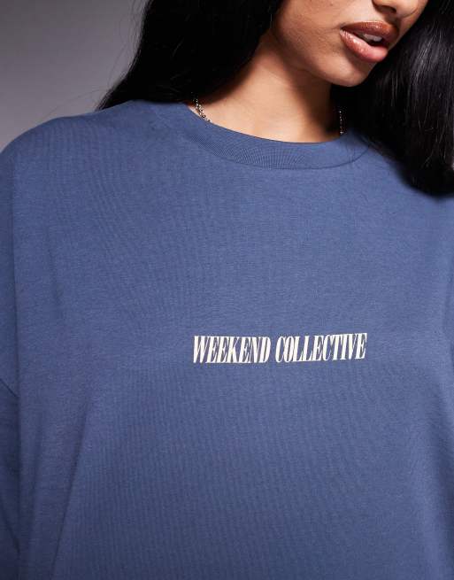 Weekend Collective – Icon – Niebieski T-shirt oversize z kremowożółtym logo na plecach, 4 z 4