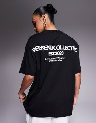 Weekend Collective - Icon - Oversize-T-Shirt Schwarz mit dicker Schriftgrafik hinten