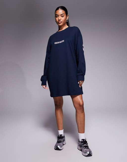 Weekend Collective Icon oversized long sleeve t-shirt dress with stacked back logo in navy and pink, 3 of 4