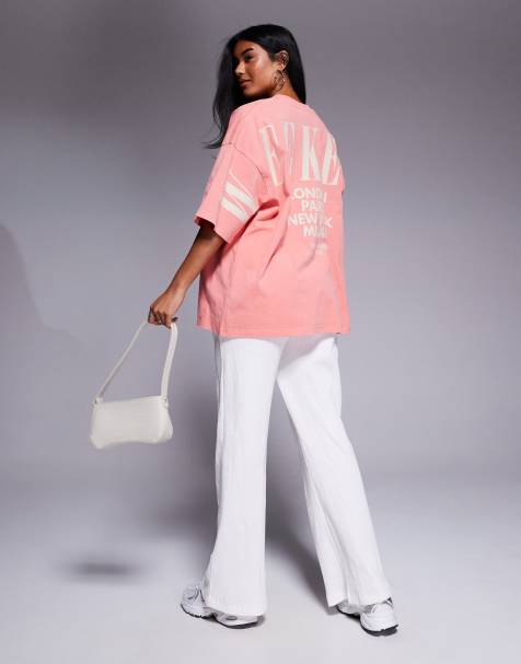 Weekend Collective - Icon - Oversized T-shirt met gestapeld logo op de achterkant in perzik met wassing en stone - view 1