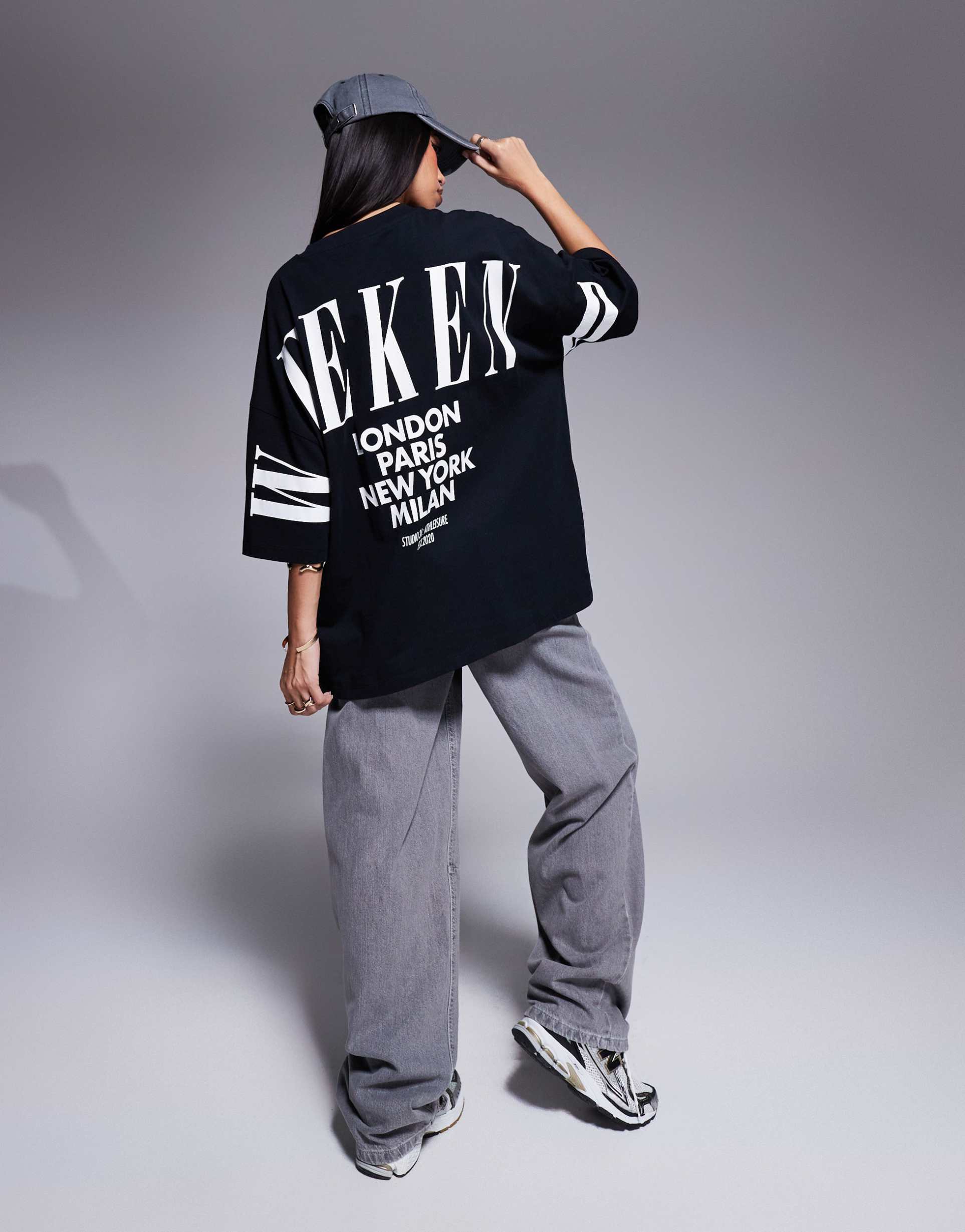 weekend collective icon oversized t-shirt with stacked back logo in black