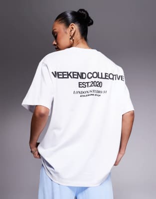 Weekend Collective - Icon - T-shirt oversize avec imprimé texte gras au dos - Blanc S
