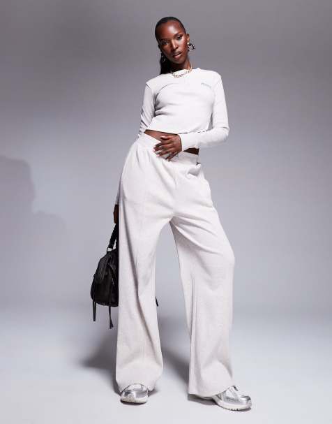 Weekend Collective - Joggingbroek met wijde pijpen in geribbeld lichtbeige, deel van co-ord set - view 1