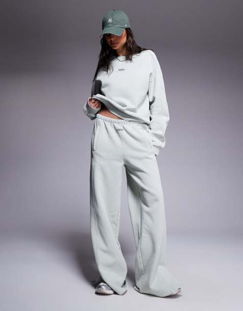 Weekend Collective - Joggingbroek met wijde pijpen in saliegroen, deel van co-ord set - view 1