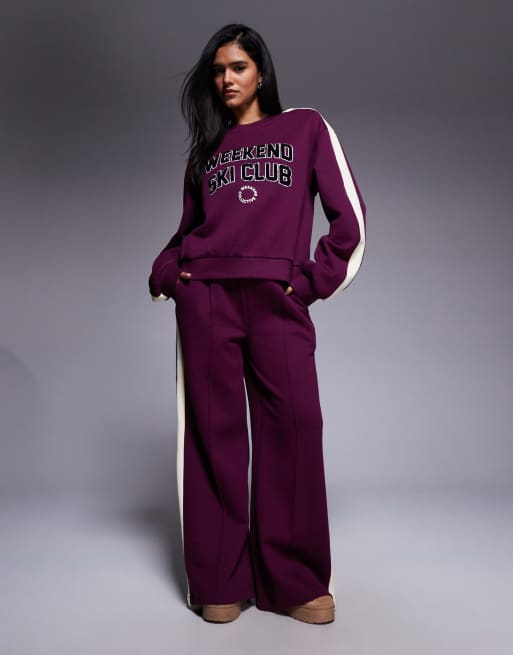 Weekend Collective - Co-ord set van dikke stof met ski-club ontwerp in pruimkleur, 2 van 3
