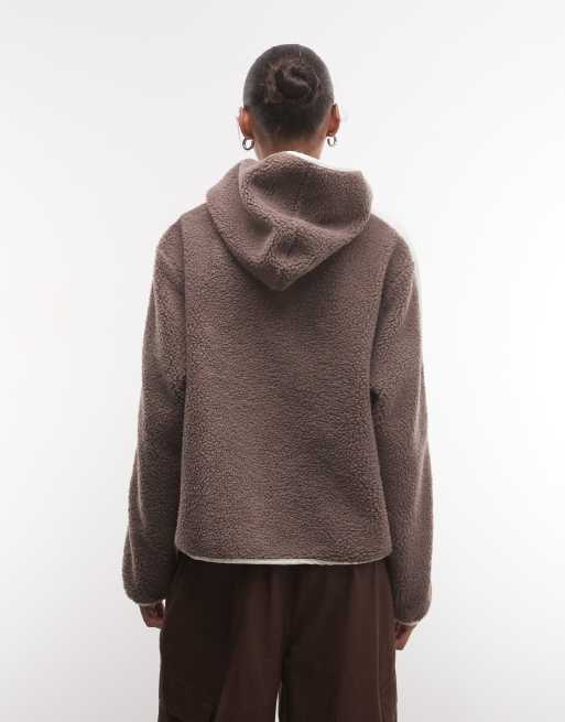 Weekend Collective Kapuzenpullover mit halbem Reißverschluss, Colourblock und Borg-Textur, mit Nylon-Einsatz in Mushroom und Creme, 4 von 4