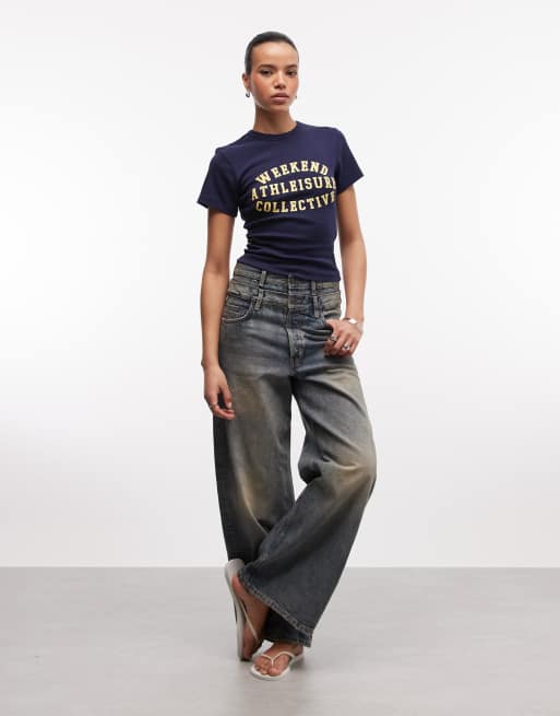 Weekend Collective – Marinblå, ribbad, liten t-shirt med Athleisure-tryck, 3 av 4