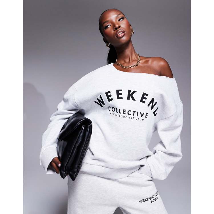 トップス Logo Emb Off Shoulder Sweatshirt 22A8816D-74EF-4A79-AEA8-