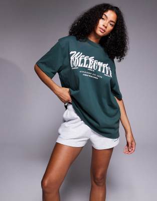 Weekend Collective - Oversize-T-Shirt in Grün mit Schriftzug-Grafiken