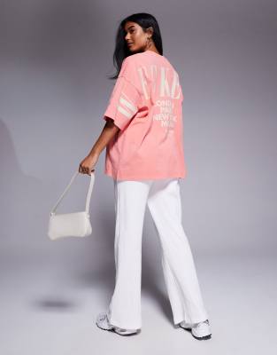 Weekend Collective - Oversize-T-Shirt in verwaschenem Pfirsich und Steinbeige mit Stapel-Markenlogo auf der Rückseite-Or...