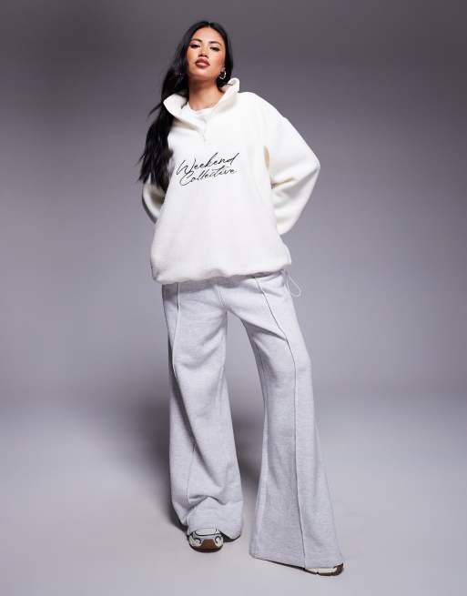 Weekend Collective - Oversized borg fleece met logo en korte rits in crème, 2 van 4