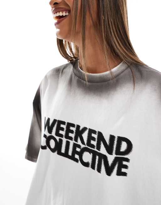 Weekend Collective oversized extreme acid wash t-shirt in charcoal, 2 of 4