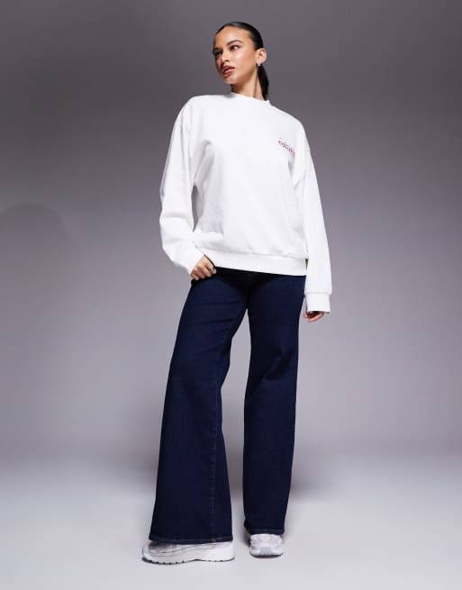 Weekend Collective - Oversized og cremehvid sweatshirt med athleisure-logo på ryggen, 3 af 4