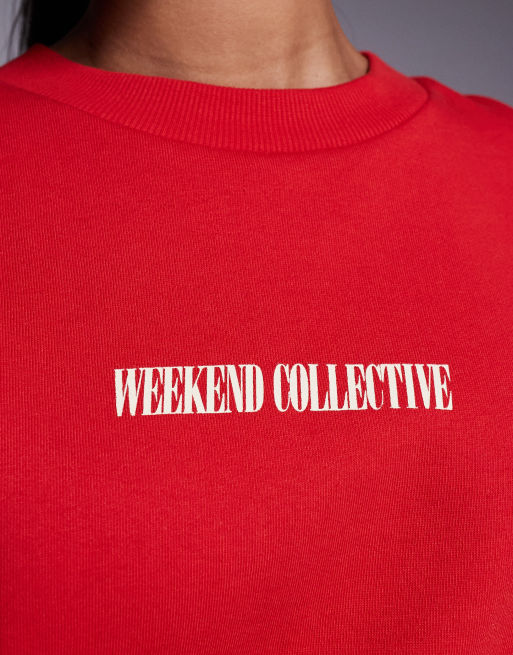 Weekend Collective - Oversized sweatshirt met gestapeld logo op de achterkant in rood, 2 van 4