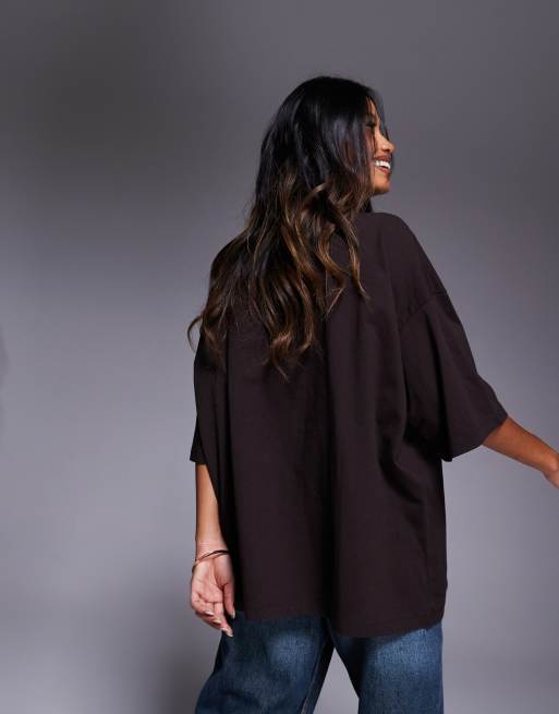 Weekend Collective - Oversized T-shirt met gestapeld cijferlogo in donkerbruin, 3 van 4