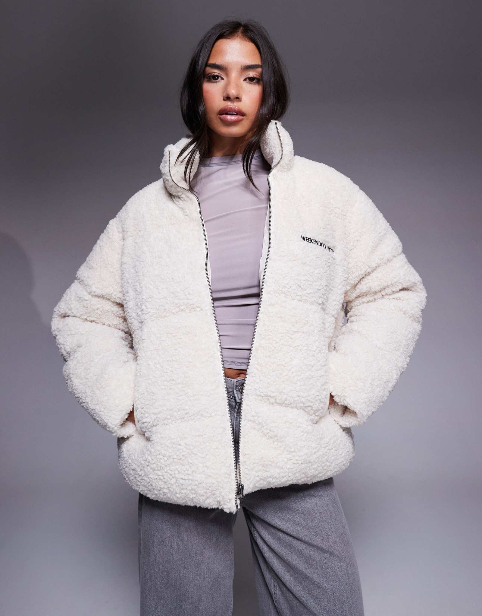 Коллективное плюшевое пальто выходного дня на подкладке кремового цвета