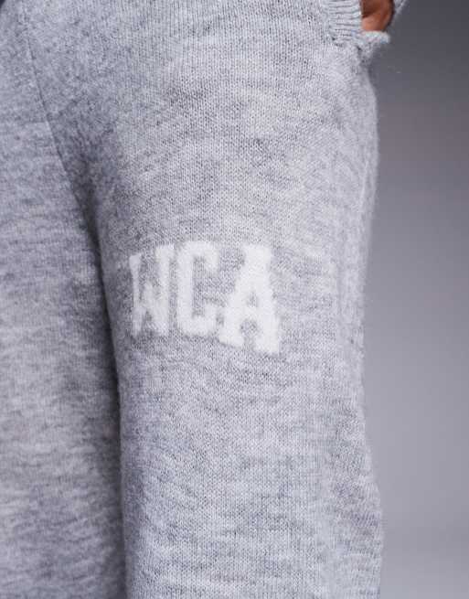Weekend Collective - Pantalon de jogging d'ensemble ample en maille avec motif universitaire - Gris, 5 de 5