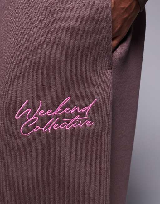 Weekend Collective - Pantalon de jogging d'ensemble ample en tissu épais avec inscription manuscrite brodée - Chocolat, 4 de 5