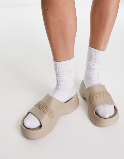 Weekend Collective platform slider in beige, 3 of 4