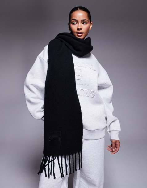 Weekend Collective - Sort og fluffy tørklæde - view 1