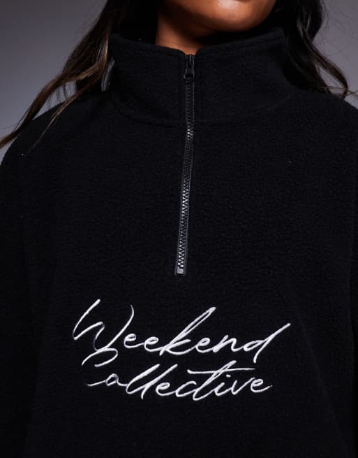 Weekend Collective – Svart fleecetröja i teddy och oversize med kort dragkedja och logga, 3 av 4