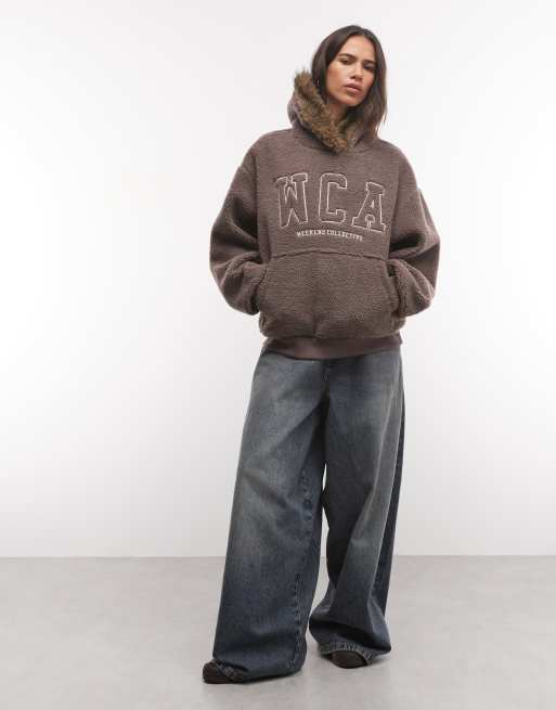 Weekend Collective sweat à capuche oversize en borg avec capuche à bordure faux-fur taupe, 2 de 4