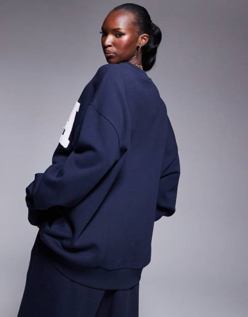 Weekend Collective - Sweat-shirt d'ensemble oversize à logo style universitaire - Bleu marine, 4 de 4
