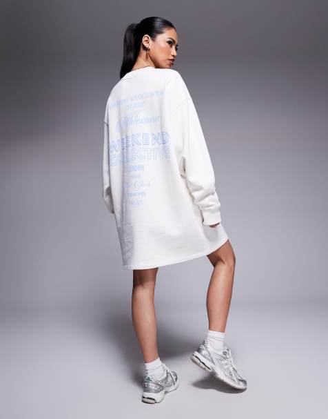 Weekend Collective – Sweatshirt-Kleid in Creme mit Schriftzug-Grafik - view 1