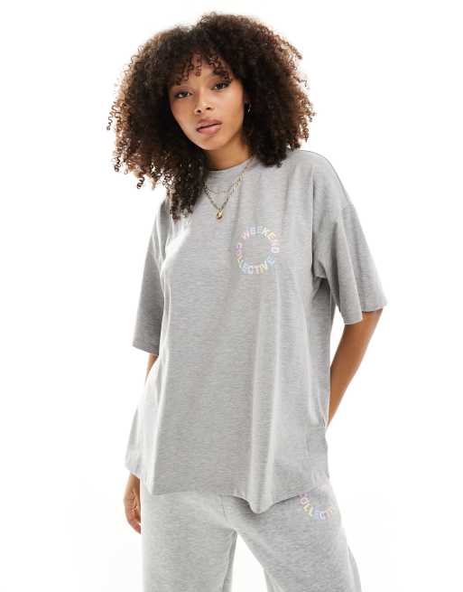 Weekend Collective – Szary melanżowy T-shirt oversize z pastelowym logo